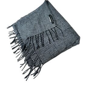 Banana Republic Men's Black and White Houndstooth Checkered Scarf